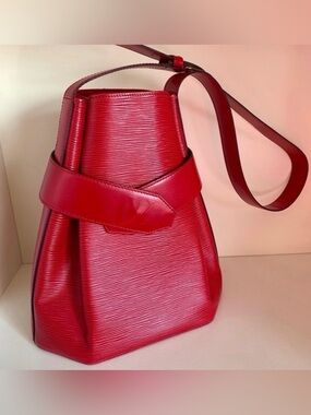LOUIS VUITTON Epi Bucket Bag - VINTAGE Bright Scarlet Ruby Red